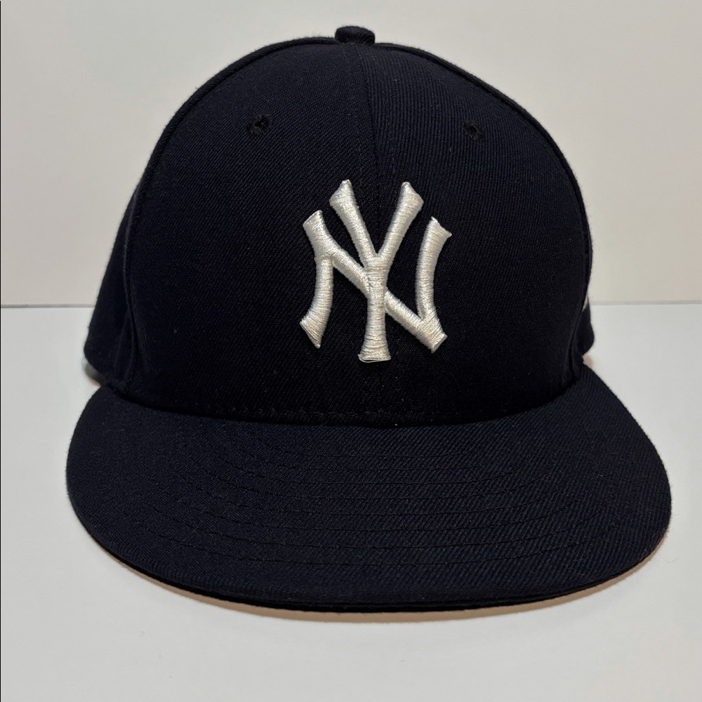 NEW ERA NEW YORK YANKEE FITTED HAT SIZE 6 7/8 - Picture 2 of 7